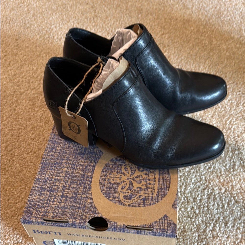 Born Caley Women's Black Leather Ankle Boots